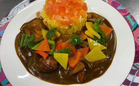 野菜たっぷりカレー盛り付け例